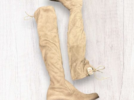 Tan Boots Knee Heels Charles David, Size 7.5 Supply