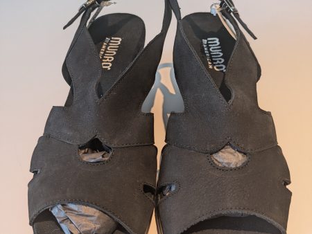 Sandals Heels Kitten By Munro In Black, Size: 7.5 Hot on Sale