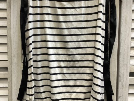 Striped Pattern Top Sleeveless White House Black Market, Size S For Sale